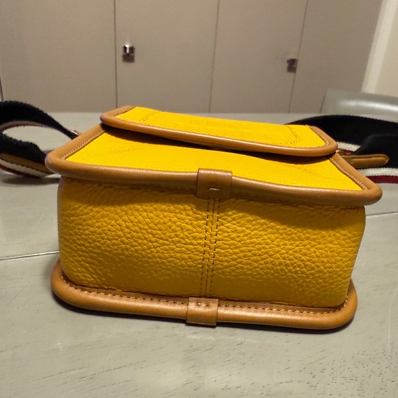 Marc Jacobs (small) crossbody bag in mustard + stripey strap - Picture 2 of 6